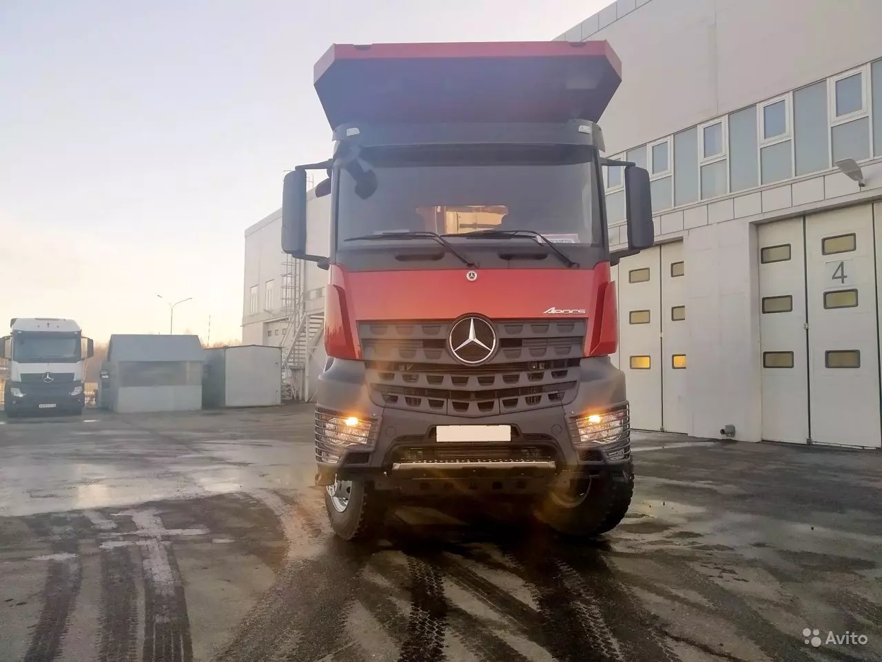 Купить Самосвал Mercedes-Benz 2020 г/в в лизинг для юридических лиц по цене  24 333 000 руб.. КамЛизинг - выгодные условия лизинга на Грузовая техника,  калькулятор лизинга и оформление в вашем городе Москва