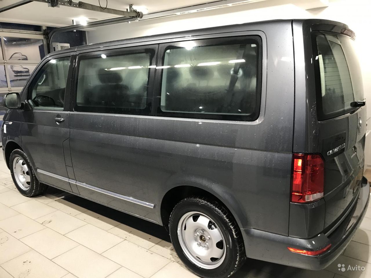 Купить Volkswagen Caravelle 2.0 TDI BTM 4Motion DSG (199 в лизинг для  юридических лиц по цене 4 413 000 руб.. КамЛизинг - выгодные условия  лизинга на Легкий Транспорт, калькулятор лизинга и оформление в вашем  городе Брянск