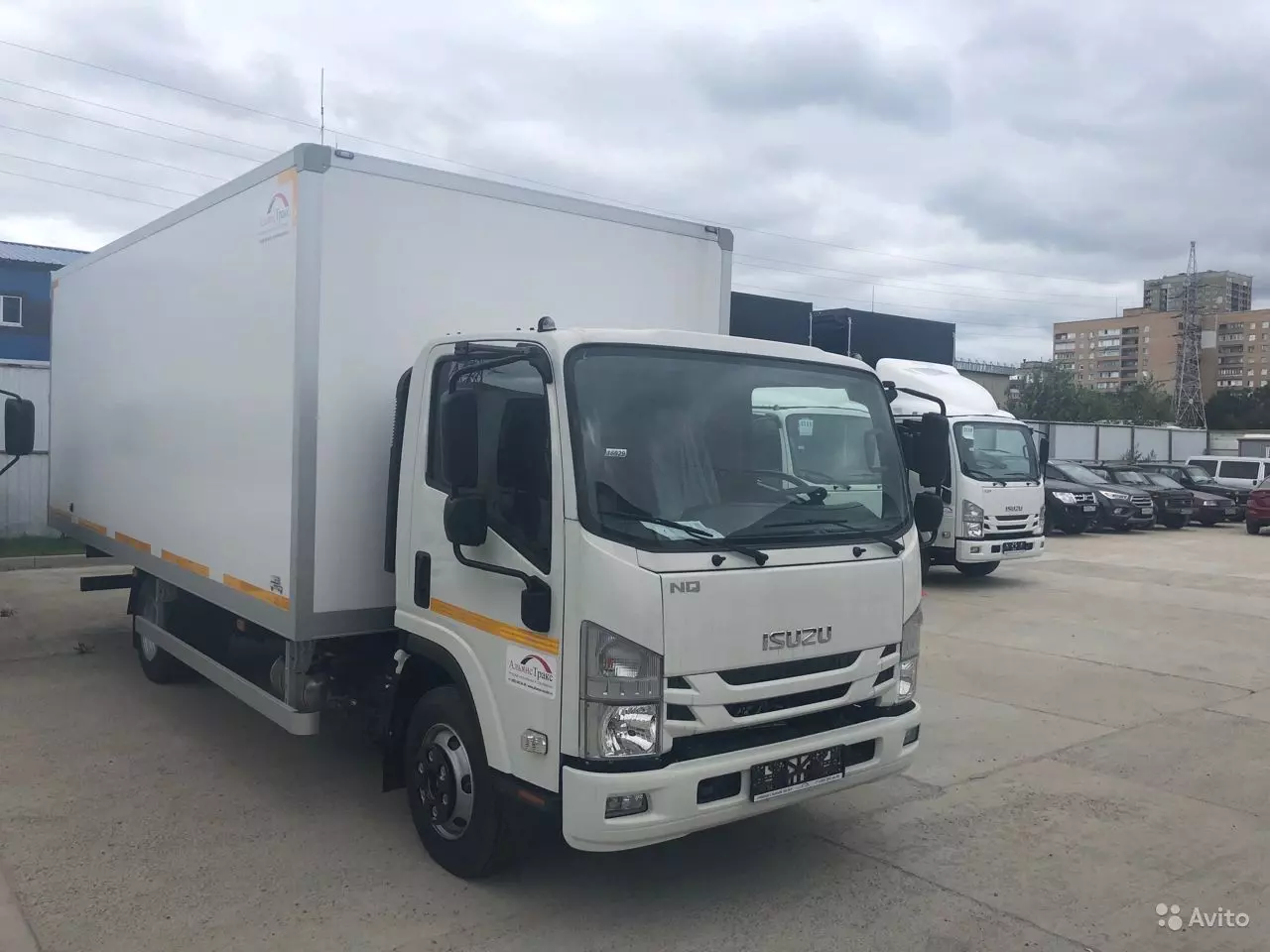 Купить Isuzu Elf 9.5 Сэндвич Фургон в лизинг для юридических лиц по цене 5  501 000 руб.. КамЛизинг - выгодные условия лизинга на Грузовая техника,  калькулятор лизинга и оформление в вашем городе Мытищи