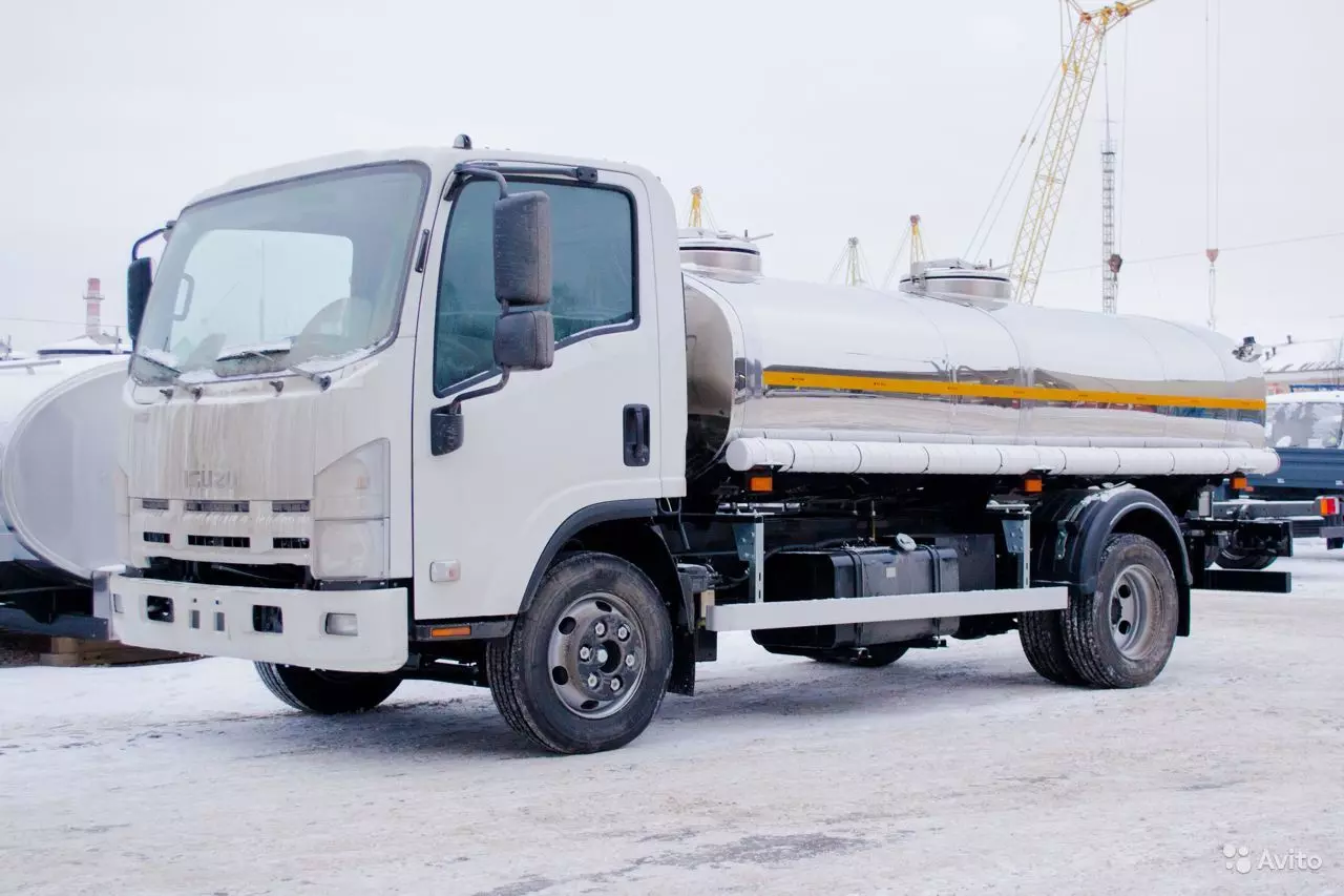 Купить Isuzu NQR 90 LH молоковоз 5000 л в лизинг для юридических лиц по  цене 5 848 000 руб.. КамЛизинг - выгодные условия лизинга на Коммунальная  техника, калькулятор лизинга и оформление в вашем городе Выселки