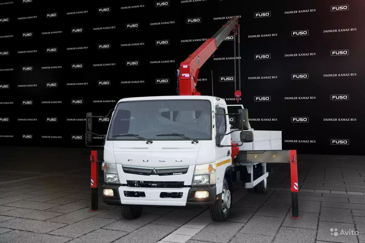 Купить Fuso (Mitsubishi) Canter бортовая платформа с кму в лизинг для  юридических лиц по цене 6 725 000 руб.. КамЛизинг - выгодные условия  лизинга на Грузовая техника, калькулятор лизинга и оформление в